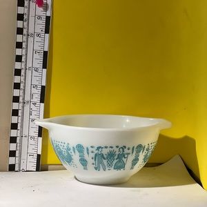 pyrex serving bowl